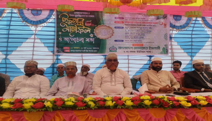সলঙ্গায় ওলামা মাশায়েখ ও ইমাম মোয়াজ্জিমগণের সম্মানে ইফতার মাহফিল অনুষ্ঠিত