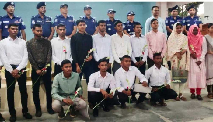 জয়পুরহাটে ১২০ টাকা খরচ করে স্বপ্ন পূরণ হলো ১৩ তরুণ-তরুণীর