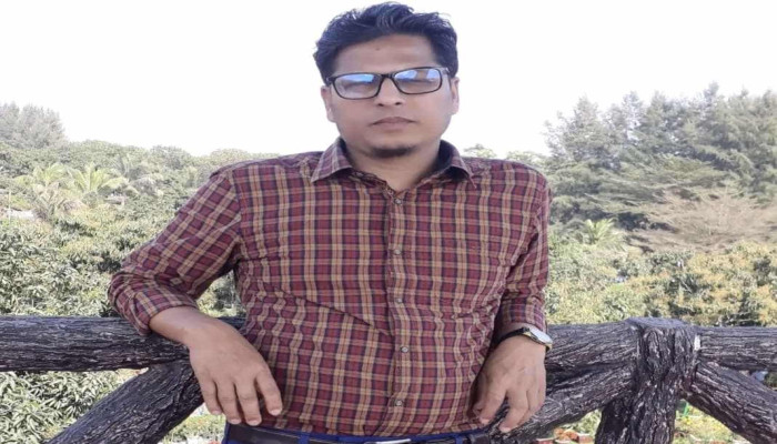 নিজেকে নির্দোষ প্রমাণের চেষ্টায় ব্যস্ত রায়গঞ্জের পল্লী উন্নয়ন কর্মকর্তা
