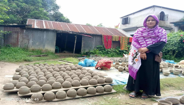 হারিয়ে যেতে বসেছে সলঙ্গার মৃৎশিল্প