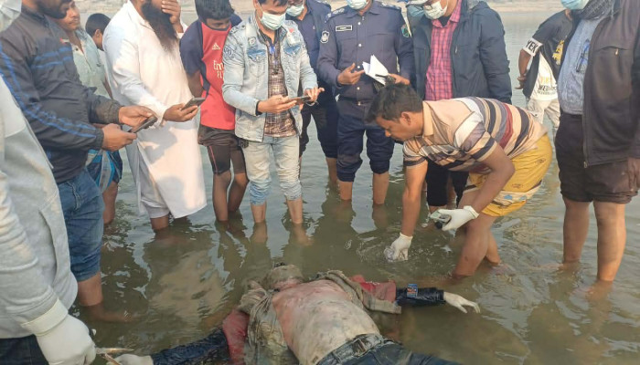 নিখোঁজের ১৭ দিন পর গোদাগাড়ীতে পদ্মা নদী থেকে ব্যবসায়ীর মরদেহ উদ্ধার